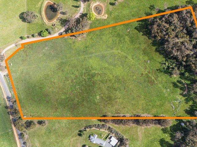 Cottage for sale in Myrtleford, Victoria