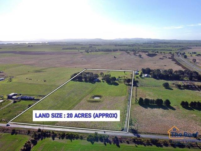 House for sale in Haddon, Victoria