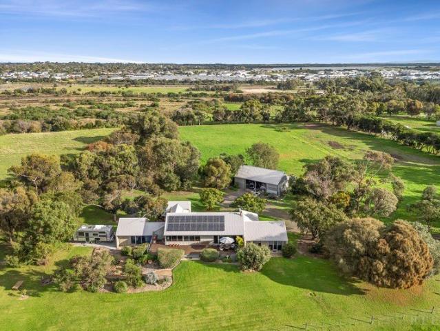 Cottage for sale in Victoria