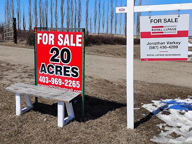 House for sale in Wedgewood, Alberta