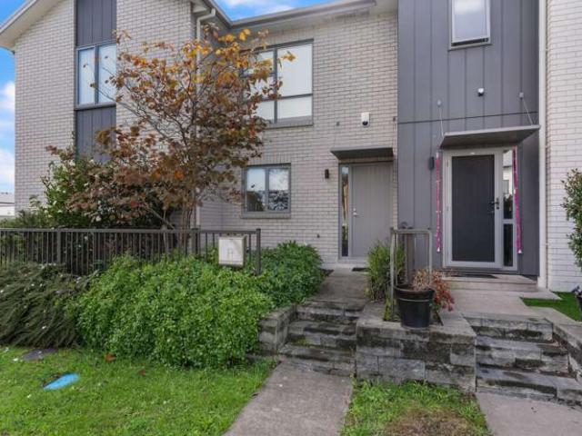 Townhouse for sale in Papakura