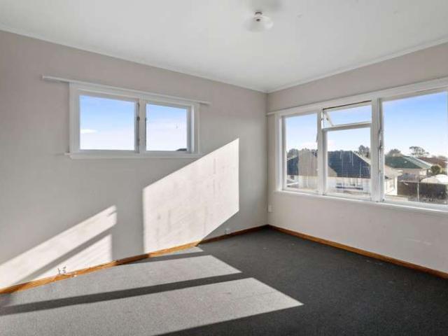 House for sale in Chaslands, Canterbury