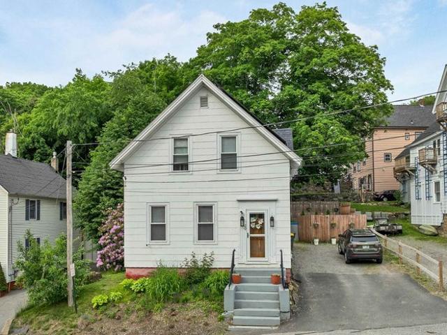House for sale in New Hampshire