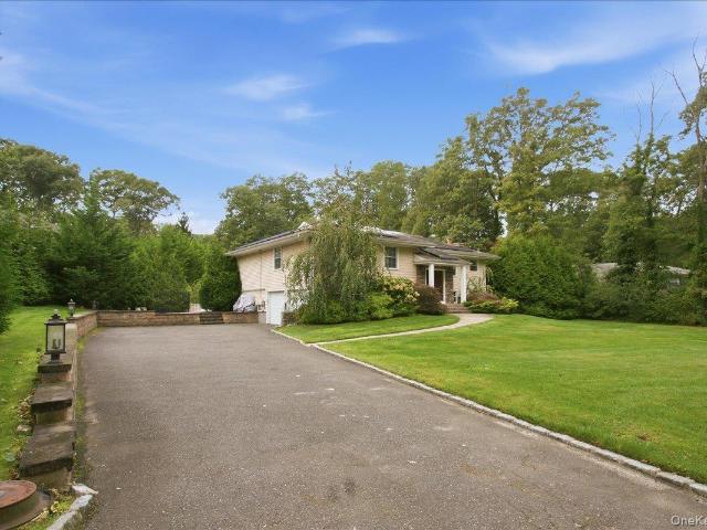 House for sale in Melville, Town of Huntington