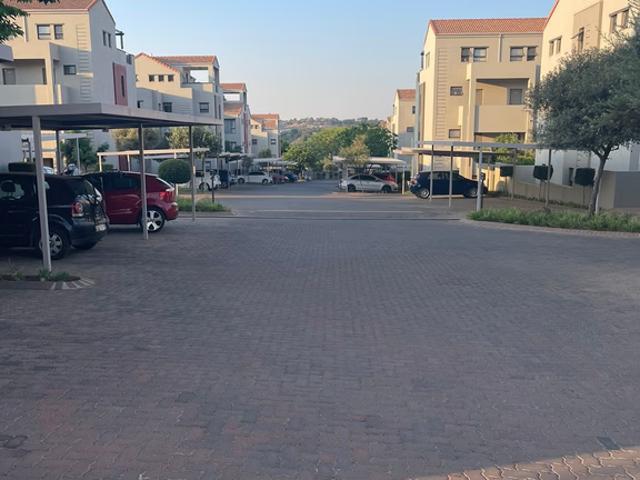 Apartment for rent in Lone Hill, Randburg