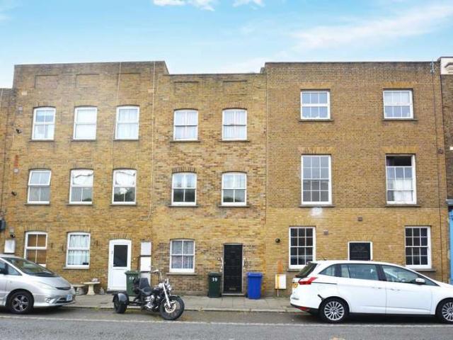 Property for sale in Sheerness, Oad Street