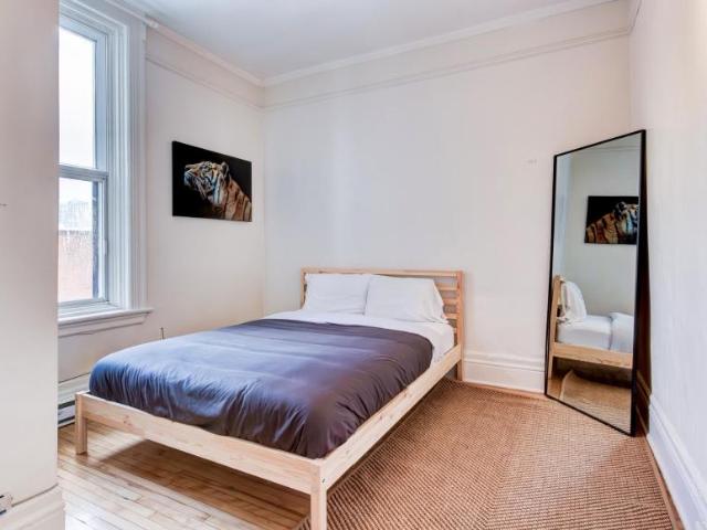 Room for rent in St. Leonard's, Quebec