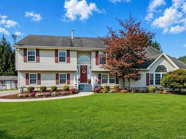 House for sale in Washingtonville, New York