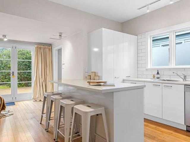 House for sale in Chaslands, Canterbury