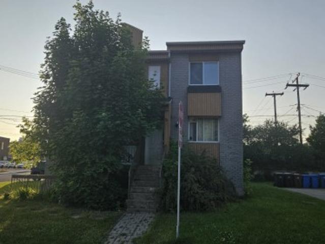 Property for rent in Sainte-Thérèse, Laurentides