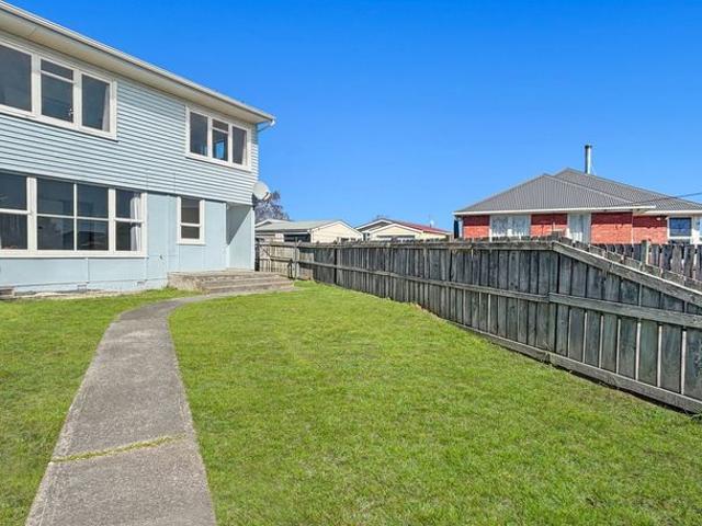 Apartment for rent in Chaslands, Canterbury