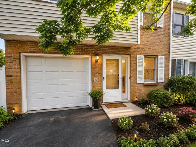 Townhouse for sale in Colonie, New York
