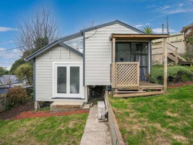 House for sale in Otakou