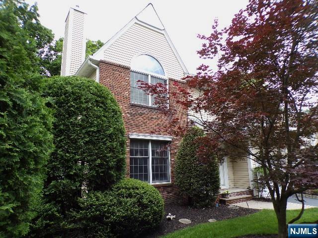 Townhouse for sale in Ridgewood