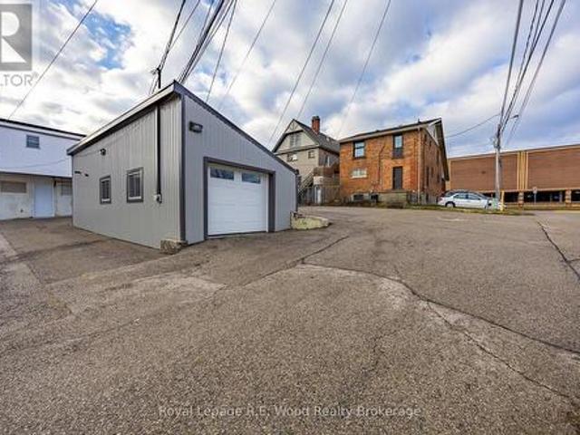 Commercial for rent in Tillsonburg, Ontario