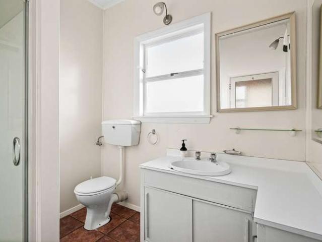 House for sale in Chaslands, Canterbury