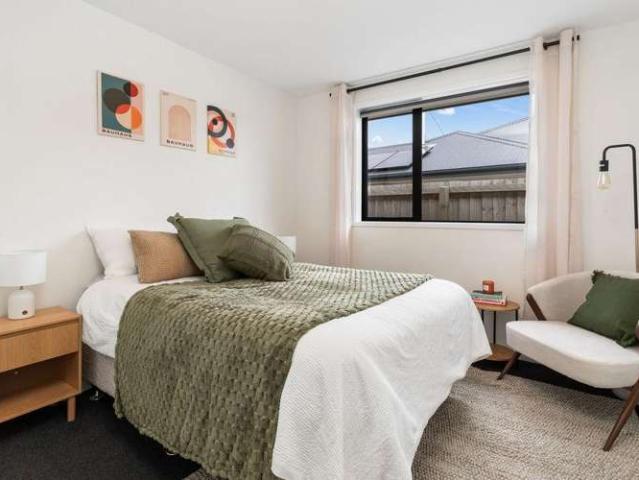House for sale in Chaslands, Canterbury