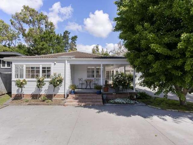 House for sale in Beachlands