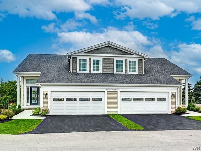Townhouse for sale in Bowmansville, New York