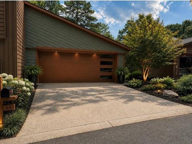 Townhouse for sale in Johns Creek, Georgia