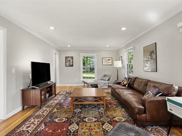 House for sale in Hannans Corner, Village of Fairport
