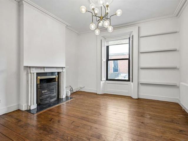 Terraced House to rent in Dublin, County Dublin