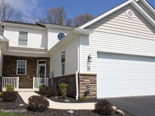Townhouse for sale in Dallas, Pennsylvania