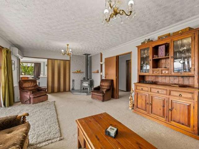 House for sale in Otakou