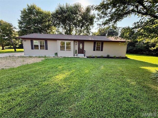 House for sale in Bourbon, Missouri