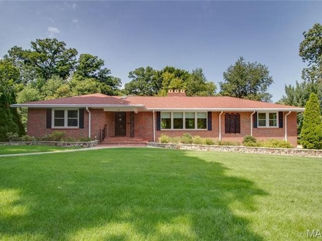 House for sale in Alton, Illinois