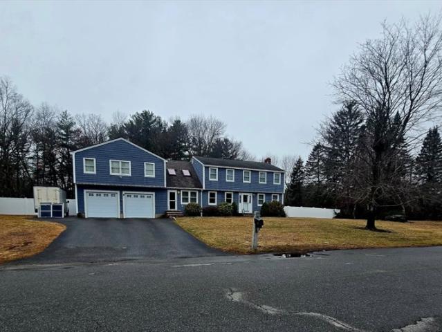 House for sale in Dracut, Massachusetts