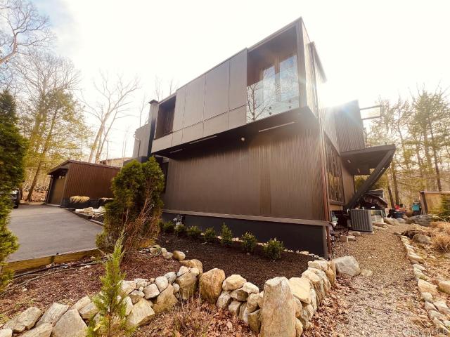 House for sale in Southfields, New York