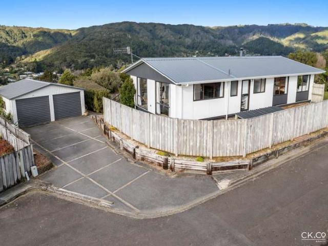 House for sale in Days Bay, Wellington