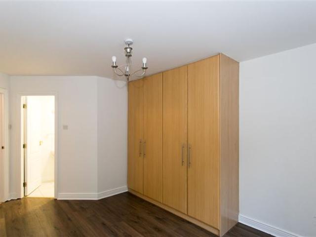 Apartment for sale in Dublin 18, North Tipperary