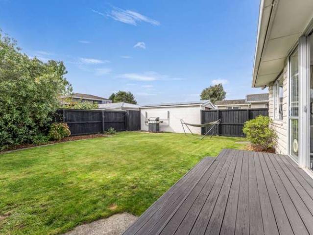 House for sale in Chaslands, Canterbury