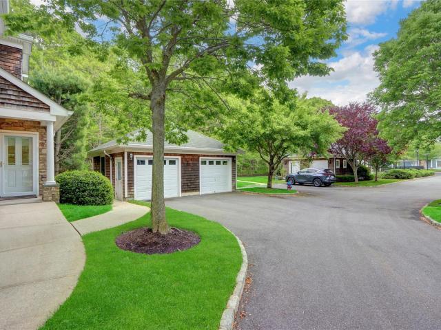 Condo for sale in Southampton