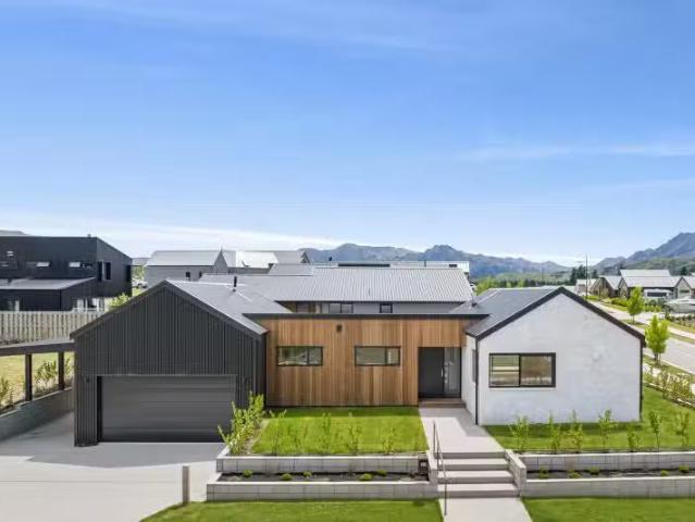 House for sale in Otakou