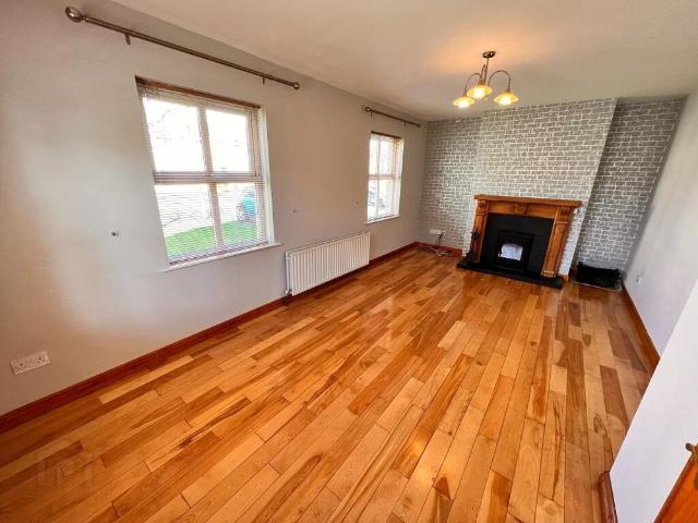 Townhouse for rent in Antrim, Northern Ireland
