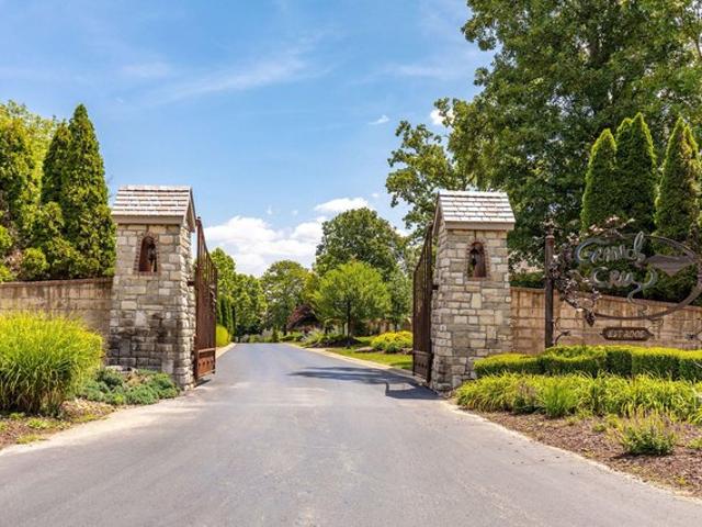 House for sale in Blue Eye, MO, Stone County