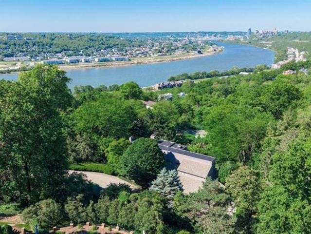 House for sale in Roselawn, Ohio
