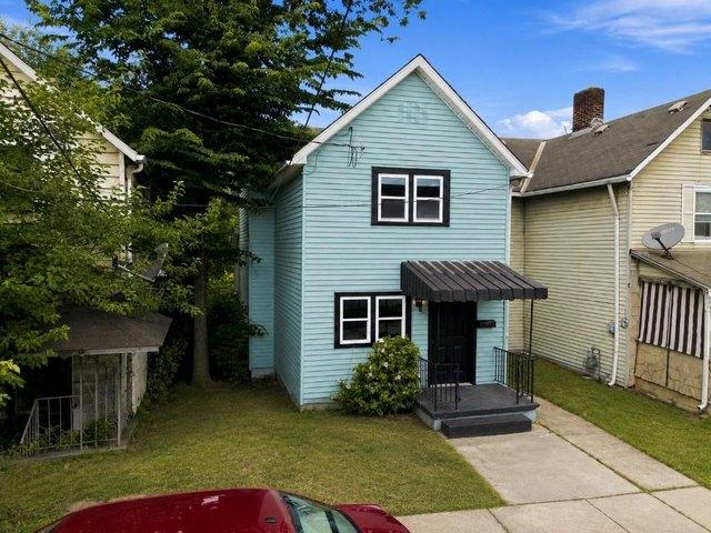House for sale in Natrona Heights, Pennsylvania