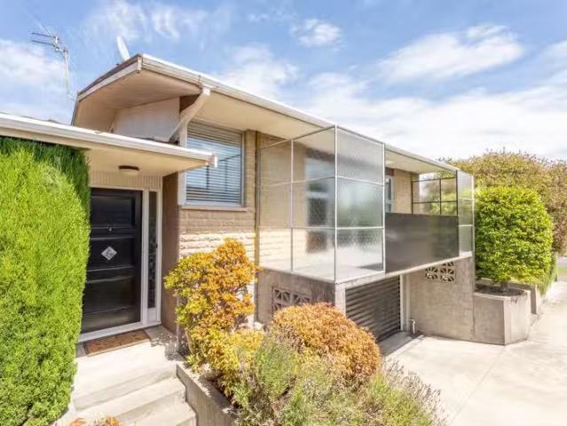 House for sale in Chaslands, Canterbury