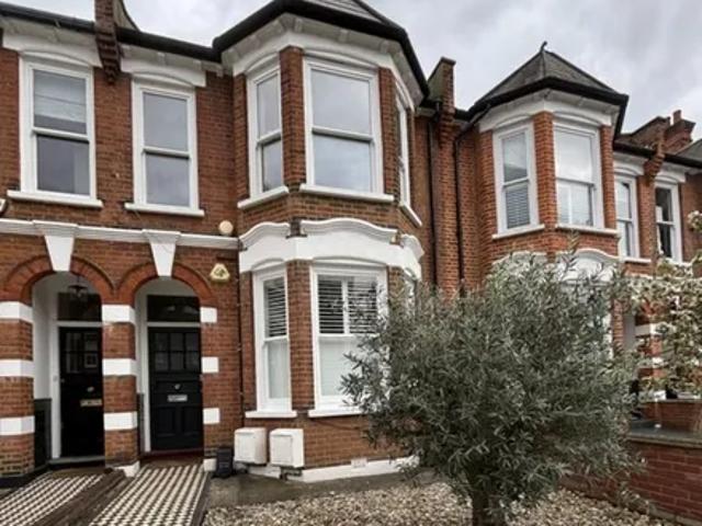 Apartment for rent in North Kensington, Greater London