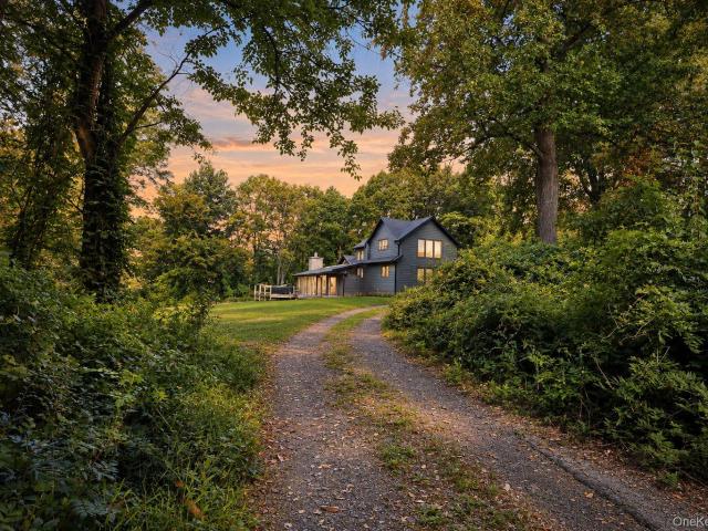 House for sale in Meadowbrook, Town of Cornwall