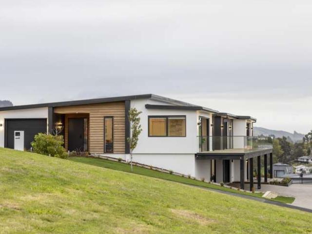House for sale in Otakou