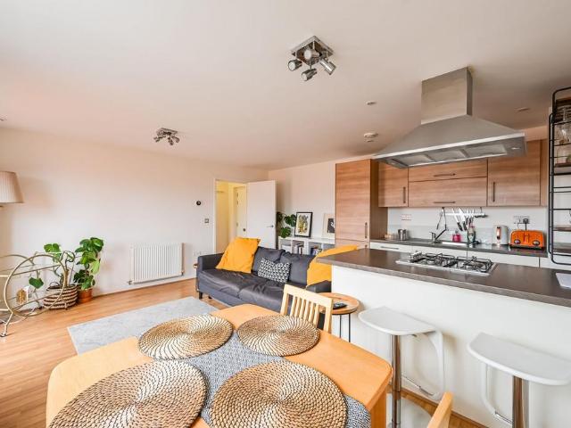 Apartment for rent in Mile End, Greater London