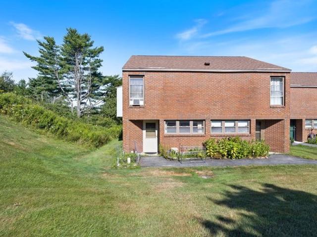 Townhouse for sale in Westbrook, Maine