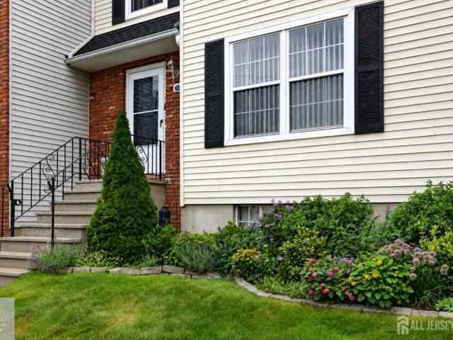 Townhouse for sale in Main Street Townhomes, Sayreville