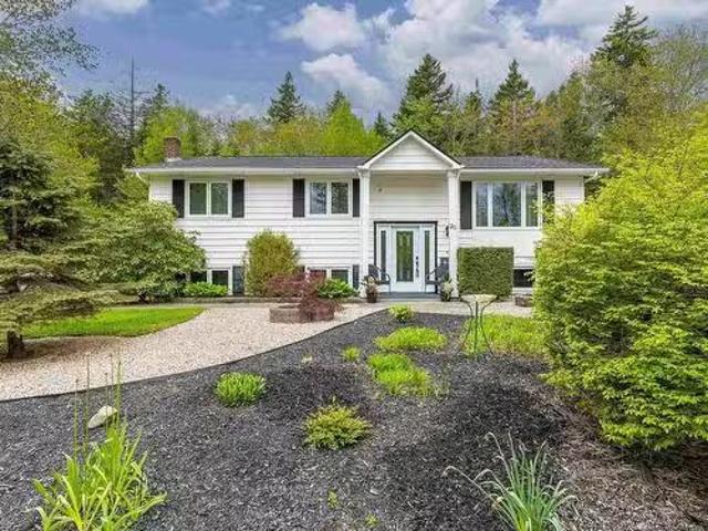 House for sale in Hammond's Plains, Nova Scotia