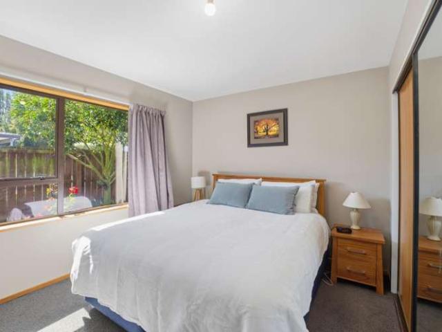 House for sale in Chaslands, Canterbury